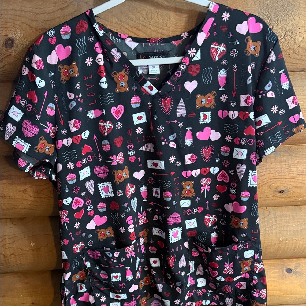 Black and Pink Patterned Women's Top